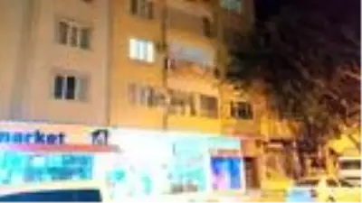 Ev sahibi ile balkonda göz göze gelen hırsız 2'inci kattan atladı Ev sahibi ile balkonda göz göze gelen hırsız 2'inci kattan atladı