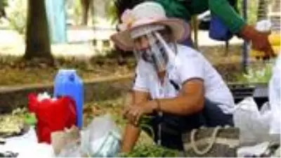 Filipinler'de ikinci dalga endişesiyle on milyonlarca kişiye yeniden sokağa çıkma yasağı geldi Filipinler'de ikinci dalga endişesiyle on milyonlarca kişiye yeniden sokağa çıkma yasağı geldi