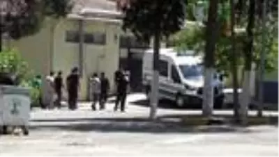 Fırat Nehri'nde boğulan gençlerin cenazeleri ailelerine teslim edildi Fırat Nehri'nde boğulan gençlerin cenazeleri ailelerine teslim edildi