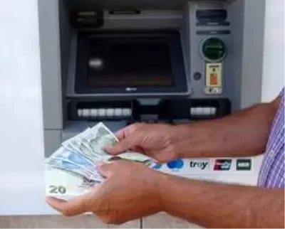 Havale ücreti kurnazlığı! Tüketici derneği başkanı bankaların foyasını ortaya çıkardı Havale ücreti kurnazlığı! Tüketici derneği başkanı bankaların foyasını ortaya çıkardı