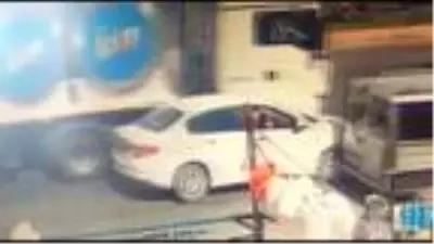 Kaza sonrası süt tankeri sürücüsü tekme tokat dövüldü Kaza sonrası süt tankeri sürücüsü tekme tokat dövüldü