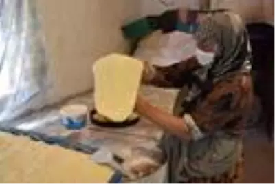 Kendini asmaya kalkan yaşlı kadını, çığlıklara koşan astsubay ipten aldı Kendini asmaya kalkan yaşlı kadını, çığlıklara koşan astsubay ipten aldı
