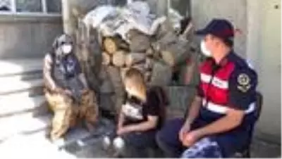 KENDİSİNİ KURTARAN JANDARMA ASTSUBAYA TEŞEKKÜR ETTİ KENDİSİNİ KURTARAN JANDARMA ASTSUBAYA TEŞEKKÜR ETTİ