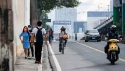 Filipinler'de ikinci dalga endişesiyle on milyonlarca kişiye yeniden sokağa çıkma yasağı geldi Filipinler'de ikinci dalga endişesiyle on milyonlarca kişiye yeniden sokağa çıkma yasağı geldi