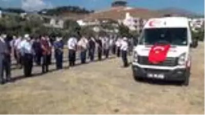 Kovid-19 nedeniyle hayatını kaybeden doktor toprağa verildi Kovid-19 nedeniyle hayatını kaybeden doktor toprağa verildi