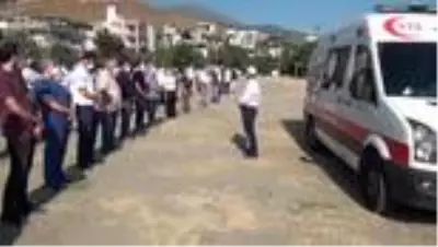Kovid-19 nedeniyle hayatını kaybeden doktor toprağa verildi Kovid-19 nedeniyle hayatını kaybeden doktor toprağa verildi