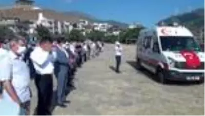 Kovid-19 nedeniyle hayatını kaybeden doktor toprağa verildi Kovid-19 nedeniyle hayatını kaybeden doktor toprağa verildi