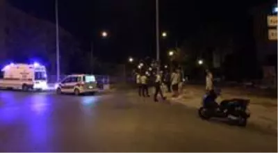 Kuşadası'nda motosiklet kazası: 1'i ağır 2 yaralı Kuşadası'nda motosiklet kazası: 1'i ağır 2 yaralı