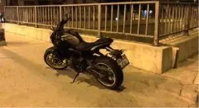 Kuşadası'nda motosiklet kazası: 1'i ağır 2 yaralı Kuşadası'nda motosiklet kazası: 1'i ağır 2 yaralı