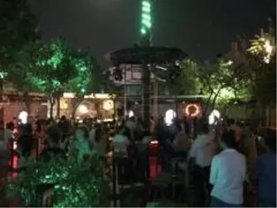Kuşadası'ndaki işletme Kovid-19 tedbirleri ile dikkat çekiyor Kuşadası'ndaki işletme Kovid-19 tedbirleri ile dikkat çekiyor