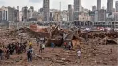 Lübnan'daki büyük patlamanın ardından Beyrut tanınmaz hale geldi Lübnan'daki büyük patlamanın ardından Beyrut tanınmaz hale geldi