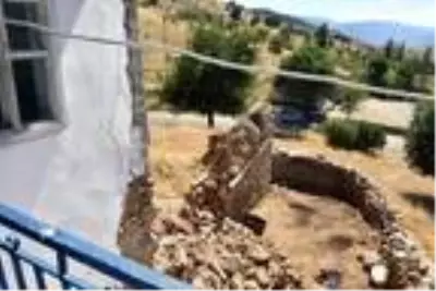 Malatya'daki 5.2'lik depremde bazı binalarda hasar oluştu - Yeniden Malatya'daki 5.2'lik depremde bazı binalarda hasar oluştu - Yeniden
