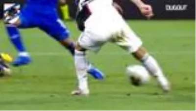 Maya Yoshida Topu Çizgiden Çıkarıyor Maya Yoshida Topu Çizgiden Çıkarıyor