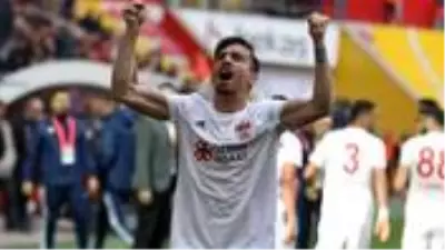Mert Hakan'ın 10 milyon TL imza parası aldığının iddia edilmesi, F.Bahçe'nin transfer hamlelerini zora soktu Mert Hakan'ın 10 milyon TL imza parası aldığının iddia edilmesi, F.Bahçe'nin transfer hamlelerini zora soktu