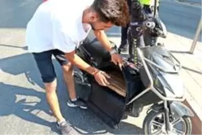 Motorlu kuryenin navigasyondan adrese bakması pahalıya patladı Motorlu kuryenin navigasyondan adrese bakması pahalıya patladı