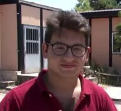 Son dakika haberi | Okuldaki atıl sıra ve malzemelerden araba yaptılar Son dakika haberi | Okuldaki atıl sıra ve malzemelerden araba yaptılar