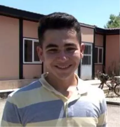 Son dakika haberi | Okuldaki atıl sıra ve malzemelerden araba yaptılar Son dakika haberi | Okuldaki atıl sıra ve malzemelerden araba yaptılar