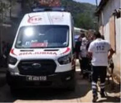 Pompalı tüfekle eşini ağır yaralayıp, intihar etti Pompalı tüfekle eşini ağır yaralayıp, intihar etti