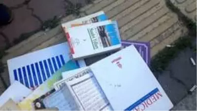 Samsun'da Kur'an ve dini kitaplar çöpe atıldı Samsun'da Kur'an ve dini kitaplar çöpe atıldı