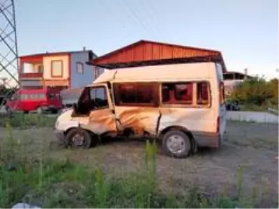 Samsun'da trafik kazası: 2 yaralı Samsun'da trafik kazası: 2 yaralı