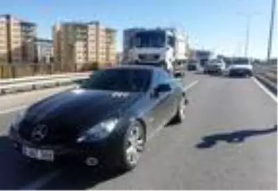 Sivas'ta zincirleme kazada 6 araç birbirine girdi Sivas'ta zincirleme kazada 6 araç birbirine girdi