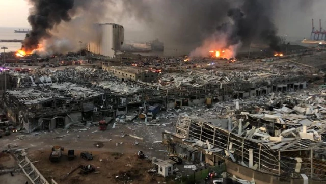 Son Dakika: Lübnan'ın başkenti Beyrut'ta büyük patlama: 70 kişi hayatını kaybetti, 3700 yaralı var
