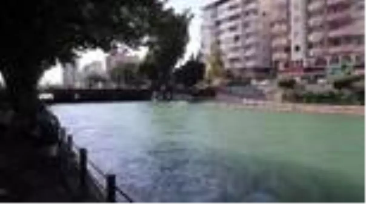 Sulama kanalında boğulma tehlikesi geçiren 2 genç kurtarıldı