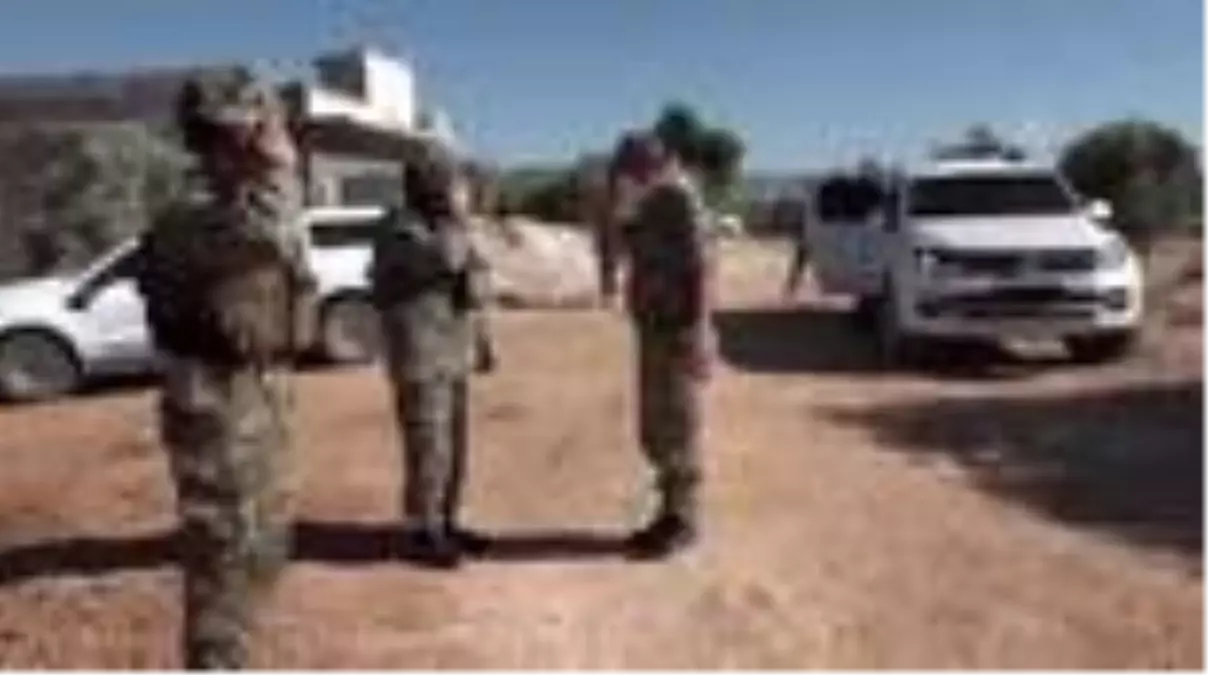 Suriye'de görevli Mehmetçik, Kurban Bayramı'nı elleri tetikte kutladı