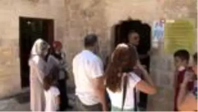 Tarihi Döşeme Camii ibadete açıldı Tarihi Döşeme Camii ibadete açıldı
