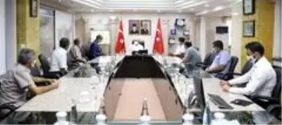 Vali Demirtaş muhtarlarla bir araya geldi Vali Demirtaş muhtarlarla bir araya geldi