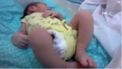 Hastanenin 'erkek' dediği bebek evde kız çıktı Hastanenin 'erkek' dediği bebek evde kız çıktı
