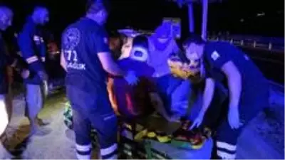Yolu şaşıran sürücü ölümden döndü Yolu şaşıran sürücü ölümden döndü