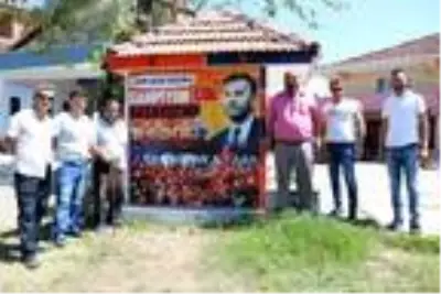 26 yıldır şampiyon takımın renklerine boyanıyor 26 yıldır şampiyon takımın renklerine boyanıyor