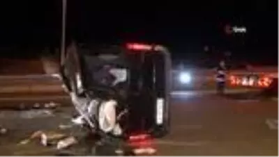 Ankara'da düğüne giden kişileri taşıyan minibüs devrildi: 3'ü ağır 12 yaralı Ankara'da düğüne giden kişileri taşıyan minibüs devrildi: 3'ü ağır 12 yaralı