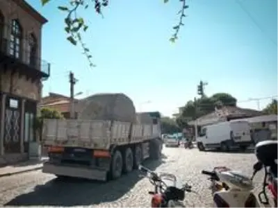 Bergama'nın tarihi eserleri tır ve kamyon tehdidinden kurtuluyor Bergama'nın tarihi eserleri tır ve kamyon tehdidinden kurtuluyor