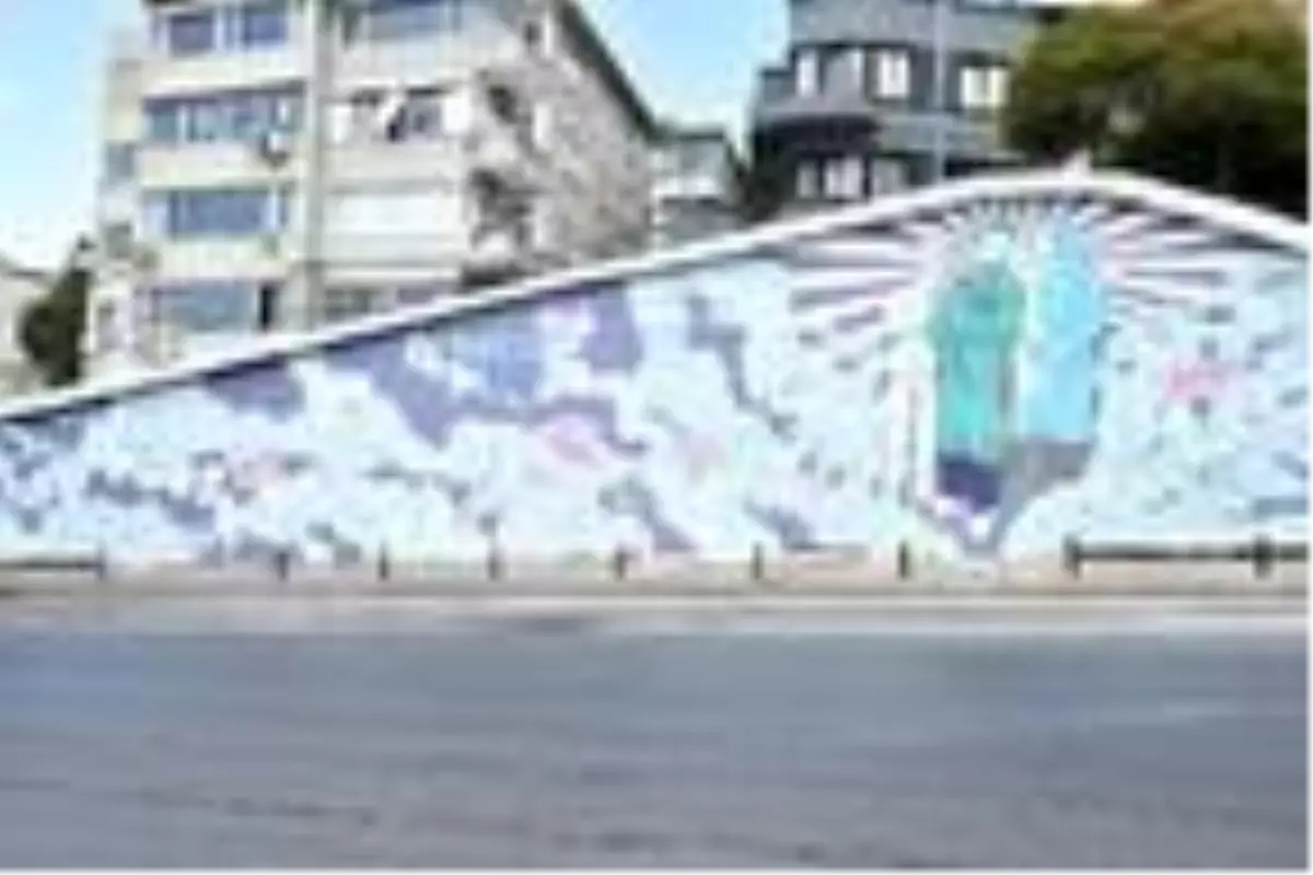 Beşiktaş'ta sağlık emekçilerine saygı duvarı