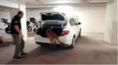 Bursa'da nefes kesen uyuşturucu operasyonu: 3 gözaltı Bursa'da nefes kesen uyuşturucu operasyonu: 3 gözaltı