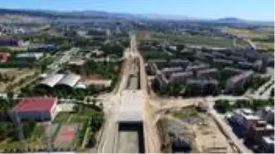 Adıyaman Valisi Mahmut Çuhadar: Vaka sayısında hızlı artış söz konusu, tedbirlere uyalım Adıyaman Valisi Mahmut Çuhadar: Vaka sayısında hızlı artış söz konusu, tedbirlere uyalım