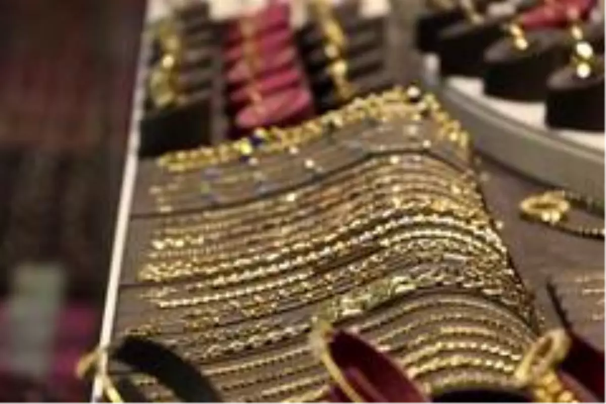 Çeyrek altın rekora koşuyor