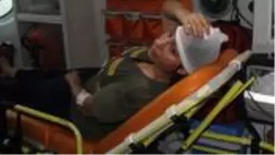 Çocuğunun önünde karısına anahtarla işkence etti Çocuğunun önünde karısına anahtarla işkence etti