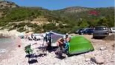 DATÇA'DA KOYLAR ÇADIRLARIN İŞGALİ ALTINDA DATÇA'DA KOYLAR ÇADIRLARIN İŞGALİ ALTINDA