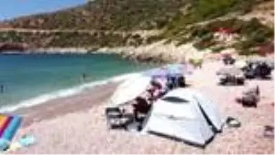 DATÇA'DA KOYLAR ÇADIRLARIN İŞGALİ ALTINDA DATÇA'DA KOYLAR ÇADIRLARIN İŞGALİ ALTINDA