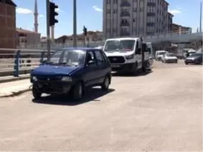 Elazığ'da trafik kazası: 3 yaralı Elazığ'da trafik kazası: 3 yaralı