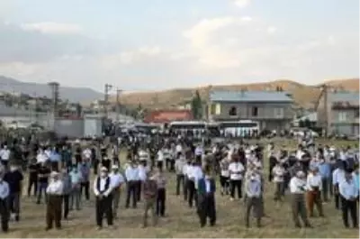 Evlilik hazırlığı yapan genç çift, yan yana toprağa verildi Evlilik hazırlığı yapan genç çift, yan yana toprağa verildi