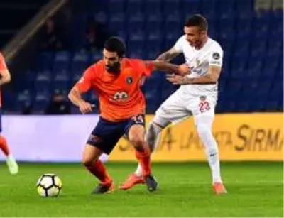 Galatasaray, Arda Turan ile 1+1 yıllık sözleşme imzaladı Galatasaray, Arda Turan ile 1+1 yıllık sözleşme imzaladı