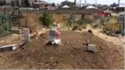 Son dakika haberleri | HAKKARİ Kazada hayatını kaybeden ve evlilik hazırlığındaki Savaş ile Aysun toprağa verildi Son dakika haberleri | HAKKARİ Kazada hayatını kaybeden ve evlilik hazırlığındaki Savaş ile Aysun toprağa verildi