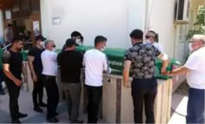 Son dakika... Hataylı gurbetçi aile toprağa verildi Son dakika... Hataylı gurbetçi aile toprağa verildi