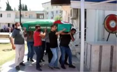 Son dakika... Hataylı gurbetçi aile toprağa verildi Son dakika... Hataylı gurbetçi aile toprağa verildi