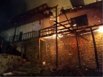 Son dakika haberi: İtfaiye ekiplerinin erken müdahalesi olası faciayı önledi Son dakika haberi: İtfaiye ekiplerinin erken müdahalesi olası faciayı önledi