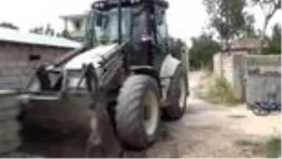 Kaymakam Solak, parke taşı döşeme çalışmalarını inceledi Kaymakam Solak, parke taşı döşeme çalışmalarını inceledi